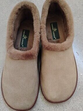 Daniel Green Women's Tan Suede Fur-Lined Slippers